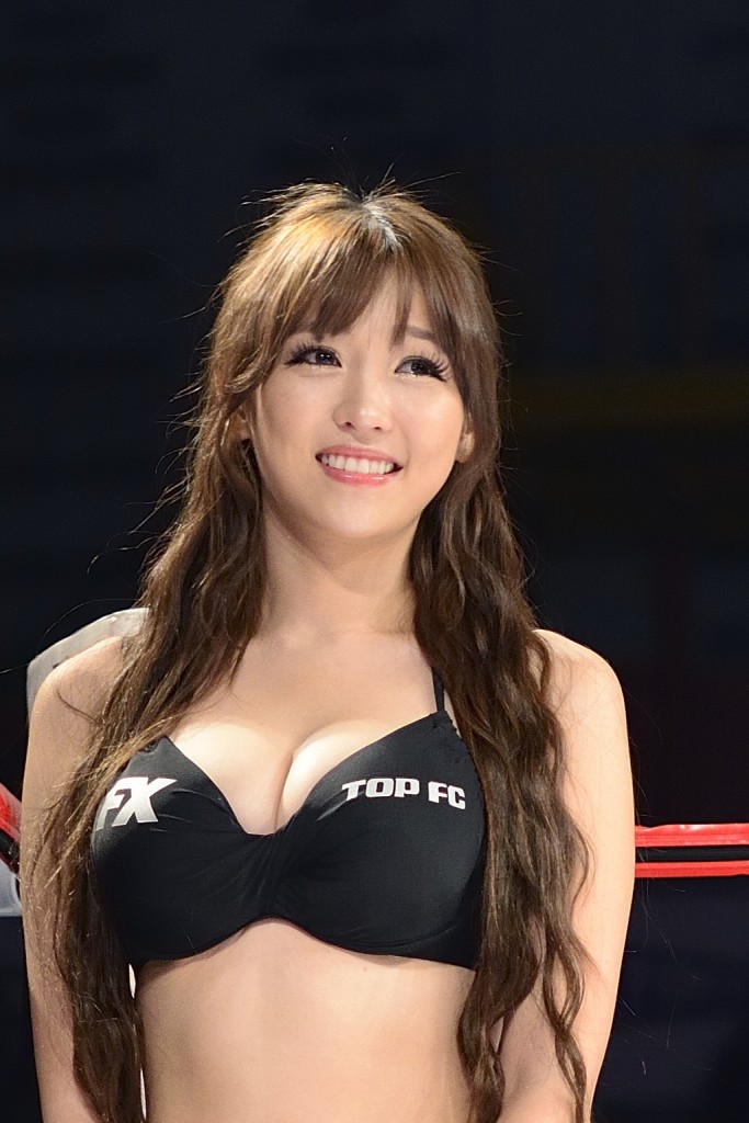 ring girl 0011