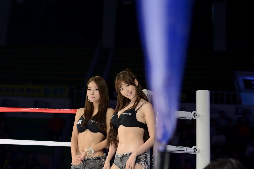 ring girl 0017